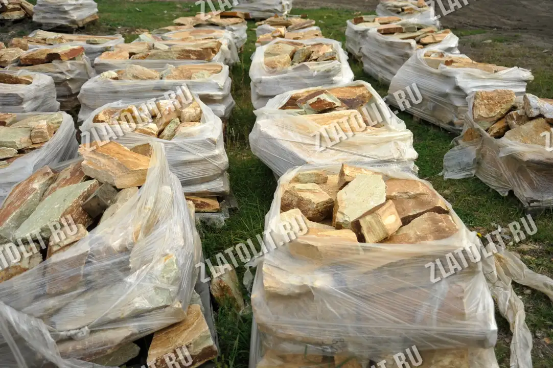 бутовый камень из златолита для ландшафта в наличии от производителя